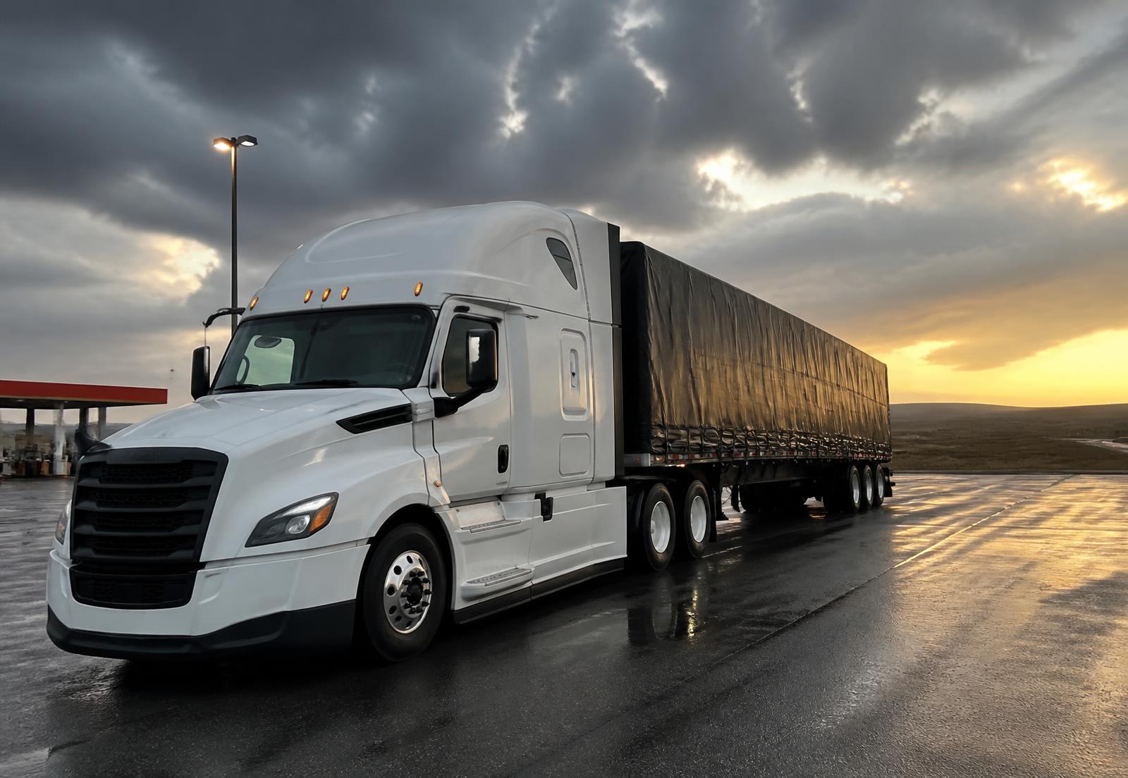 Freightliner truck with a 53-foot Conestoga trailer